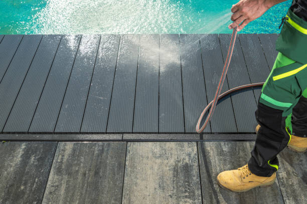 Best Deck Cleaning Services  in Ahtanum, WA